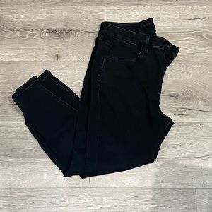 American Eagle. Dream Stretch Black Jeans. Size 12